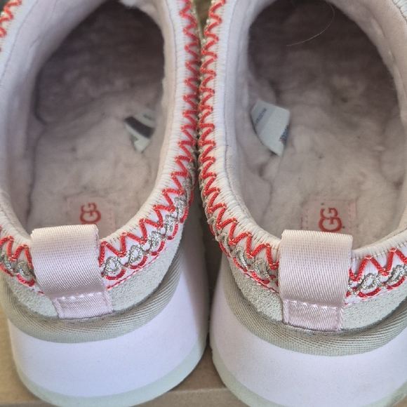 UGG Tazz Womens Tan and Pink Slides, Slippers Valentine Edition - Picture 5 of 11